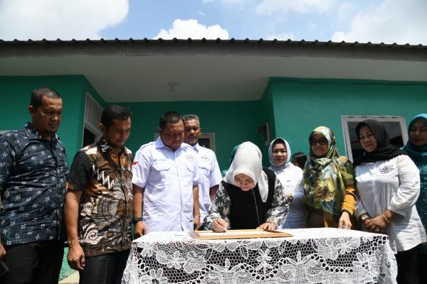 Resmikan Bank Sampah Rumah Hijau, Nawal Lubis: Ubah Kebiasaan Membuang dan Membakar Sampah